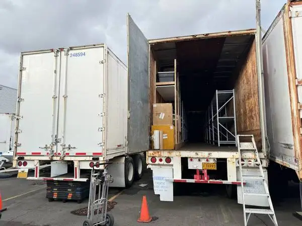 Clean, Secure 53 Semi-Trailer Storage for Rent – Built-In Heavy-Duty