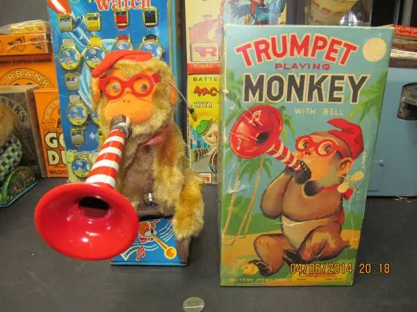 TRUMPET PLAYING MONKEY BATTERY OPERATED 50S ALPS CRAGSTAN JAPAN IN