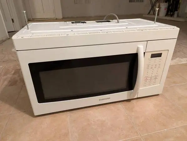 Samsung 1.7 Over the Range Microwave (White)