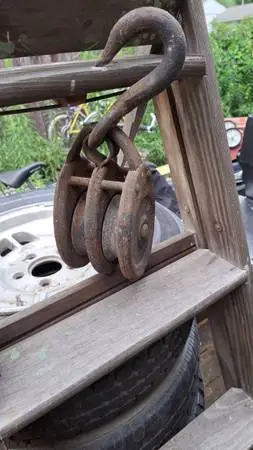 Vintage block pulley