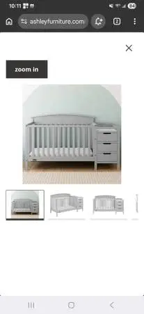 Crib/ changing table