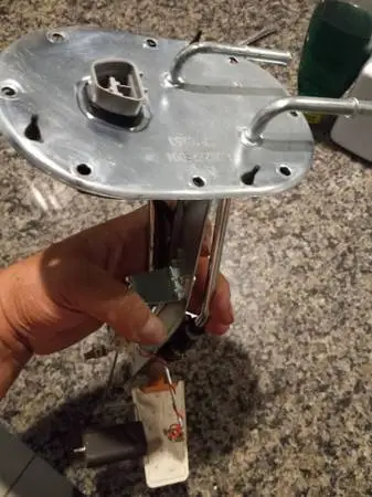 Toyota Tundra 4.7 4x4 Fuel Pump Assembly