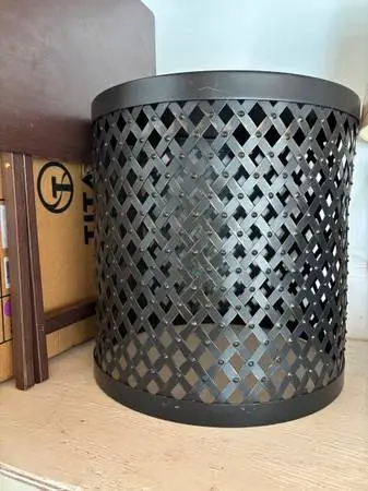 Metal Round Side Table & Cool Lamp