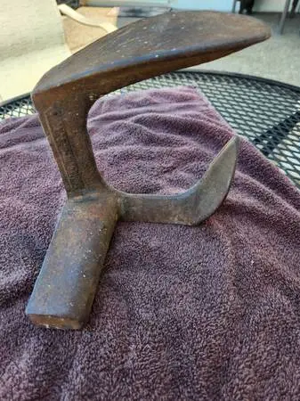 CAST IRON COBBLERS SHOE REPAIR STAND