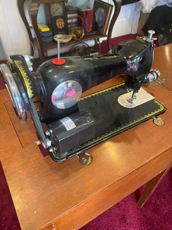 Federal Sewing Machine