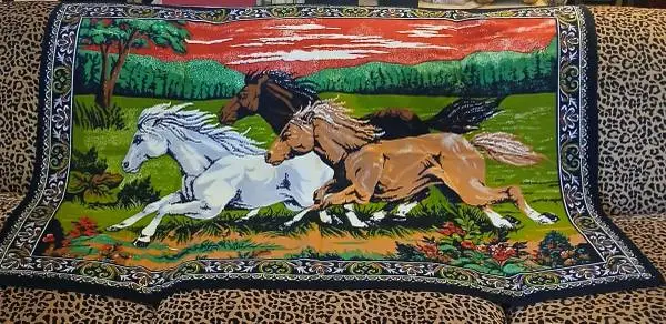 HORSES! Vintage Plush,Velvet-ish WALL TAPESTRY. GORGEOUS! BRAND NEW!
