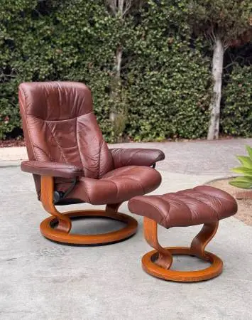 Danish Mid Century Modern Ekornes Stressless Governor Leather Recliner