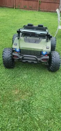 Aosom Kids Ride On Car Off Road Toy Truck SUV (Remote and Charger included) Reta