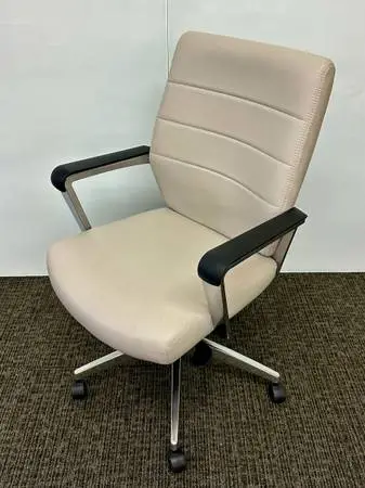 New Global Luray Chair Model #6462 Medium Back Cream/Bone Leather Assembled