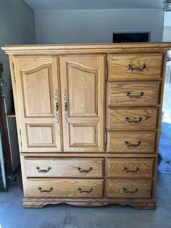 Beautiful Oak 12 Drawer Chest
