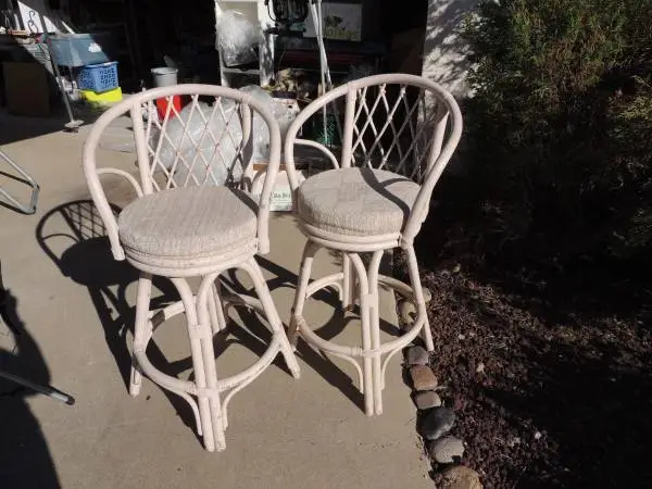 Swivel Bar Stools