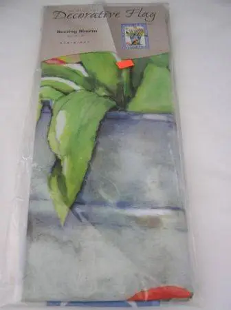 Outdoor Buzzing Blooms Flag 29 X 43, NEW