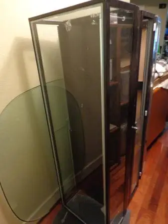 Glass display case 9x21x70