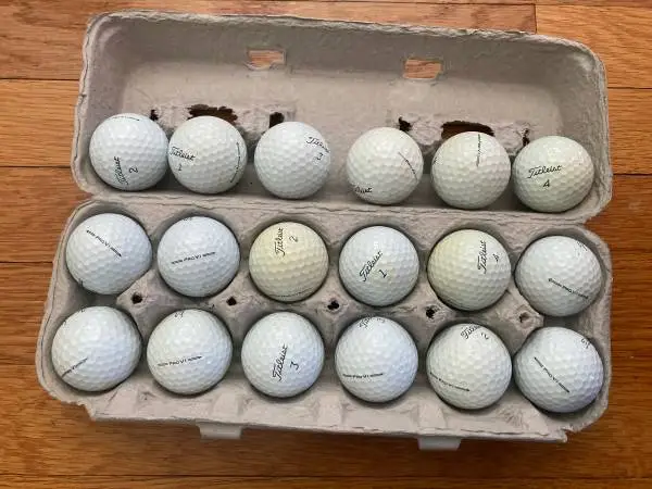 18 Titleist Pro V1 golf balls