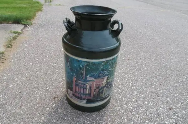 DAIRY MILK CAN, ANTIQUE - 10 GALLON - CUSTOM DECORATED