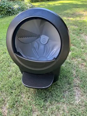 WHISKER LITTER ROBOT 4 + LITTER HOPPER ULTRA CLEAN & LIGHTLY USED