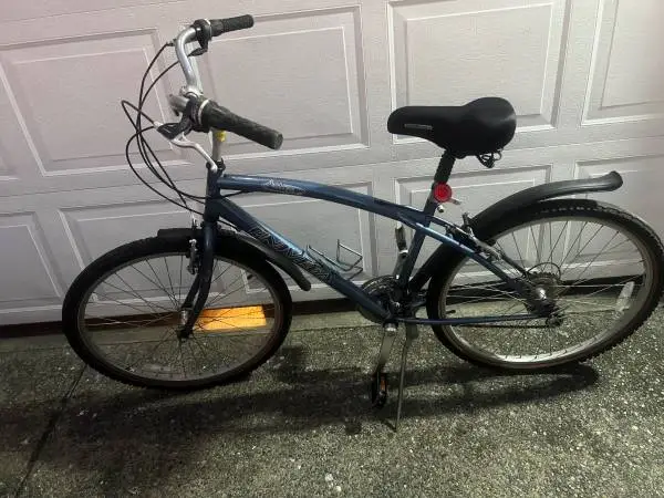 r HYBRID BIKE