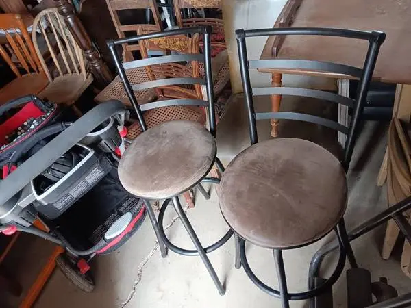 2 good high top stools