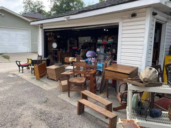 10-2 TODAY!! Moving / Estate / Awesome Stuff Sale