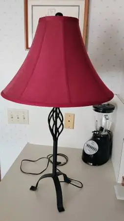 STYLISH TABLE LAMP (with shade)