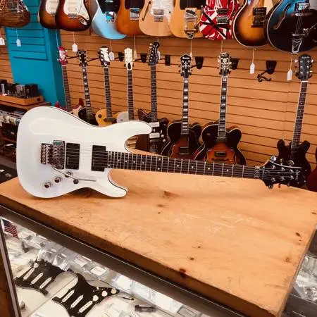 Schecter C-1 FR Electric Guitar *Floyd Rose* **Gravity Music Gear**