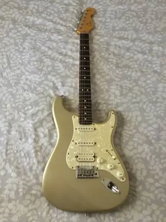 GUITAR AMERICAN MADE GIBSON AND FENDER