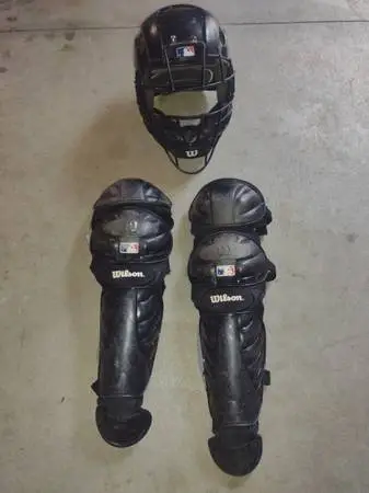 Youth Catcher Mask & Shinguards