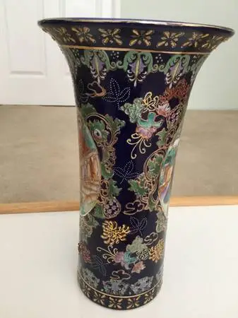 Chinese Export Porcelain Vase