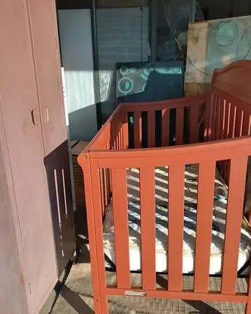 CHILDS CRIB