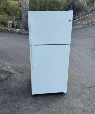 18 cubic refrigerator with freezer (free local delivery)