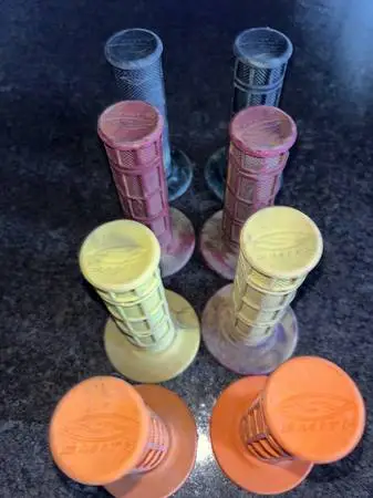 SMITH GRIPS