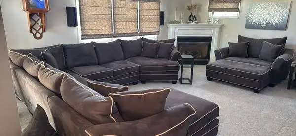 Furniture / Sectional