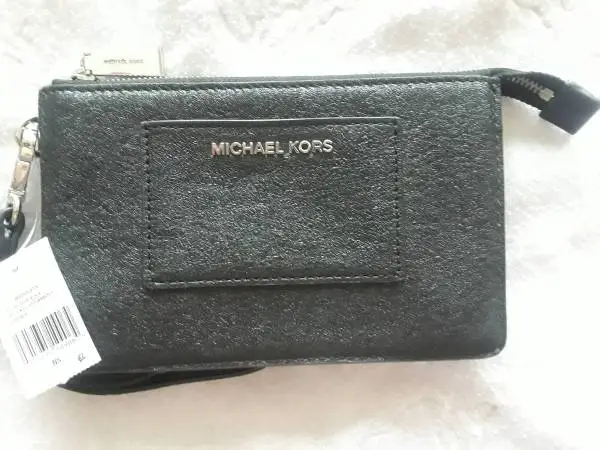 Michael Kors. Black/Silver Pocket Wristlet. ☆NEW with TAGS☆.