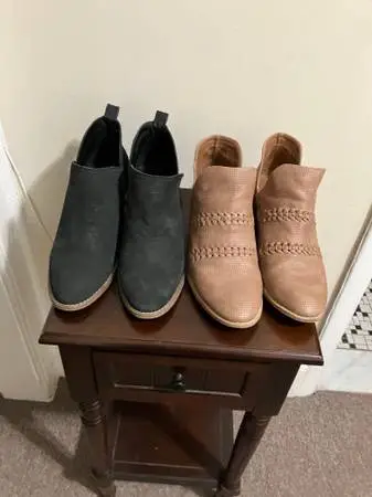 2 Universal Thread Boots Take both pair for $20