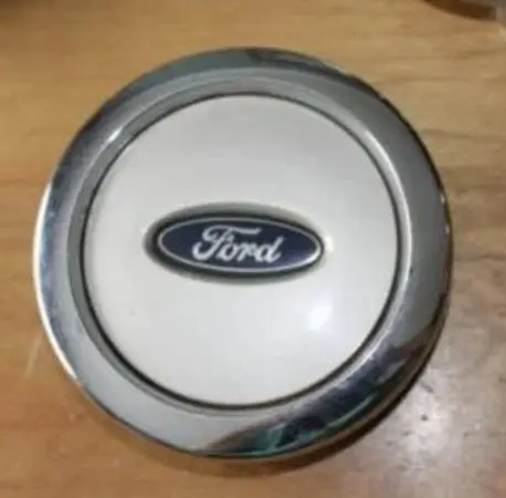 2003- 2006 Ford Expedition OEM 17 rim / wheel chrome center cap