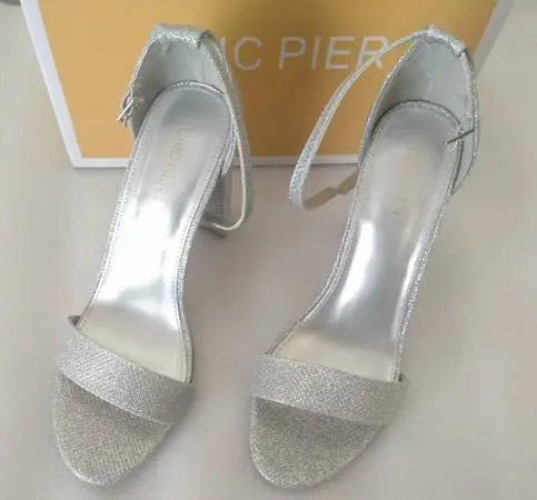 Chic Pier Linvale Womens Size 8 Silver Glitter Block Heel Sandals NEW