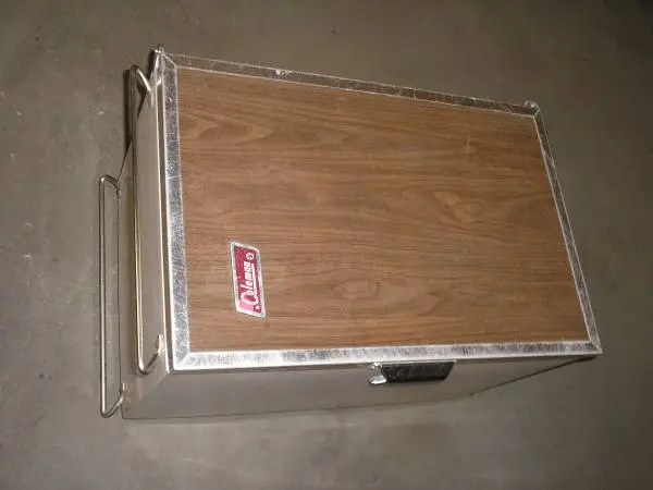 68 quart upright convertible ice chest cooler