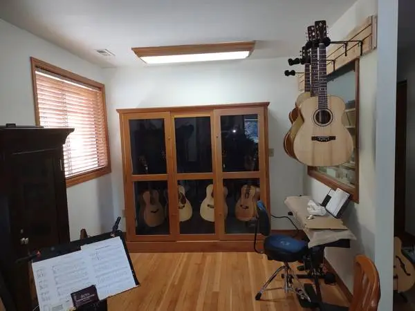 New, Used Guitars & Consignments at CF Morrison Guitars