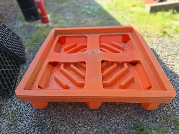 ULTRA-TECH SPILL PALLET
