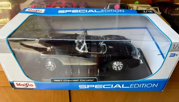 Maisto 1957 Chevrolet Corvette 1/18 Diecast