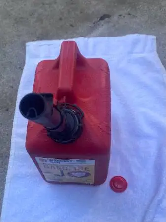 GAS CAN 1.4 GALLON MADE BY MIDWEST LIKE NEW