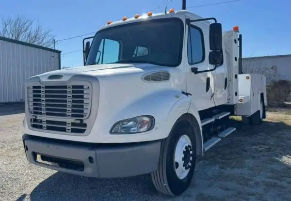 2016 FREIGHTLINER M2 4 DOORS UTILITY BOX