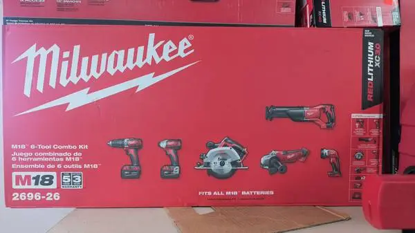 MILWAUKEE M18 6-Tool Kit 2 Saws Drill Driver Grinder Light Batteries