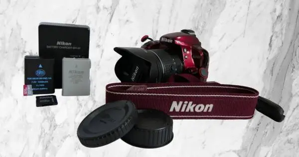 Nikon RED D3400 DSLR with Nikon 18-55mm VR Lens. Shutter ONLY 2,100.