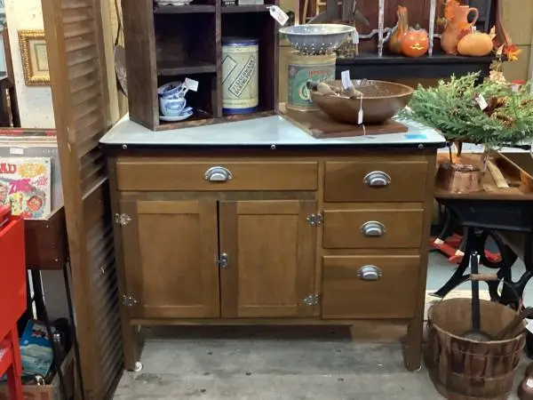 PORCELAIN TOP KITCHEN CABINET W/DIVIDED DRAWER & FLOUR BIN