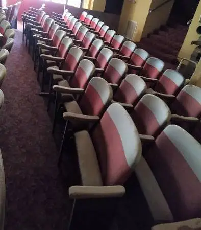 MOVIE THEATER CHAIRS