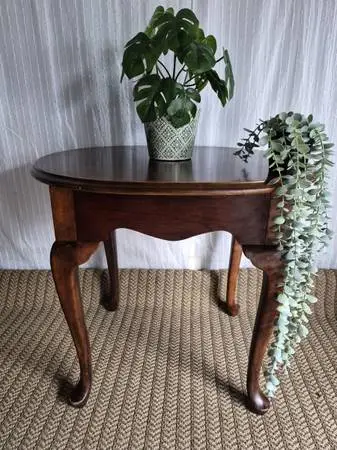 Super Cute Vintage Wood Sidetable for Sale
