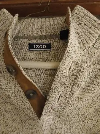 Mens IZOD Sweater- new