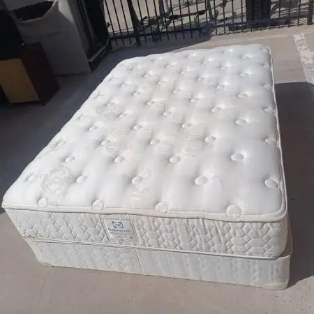 Full size sealy mattress and box spring