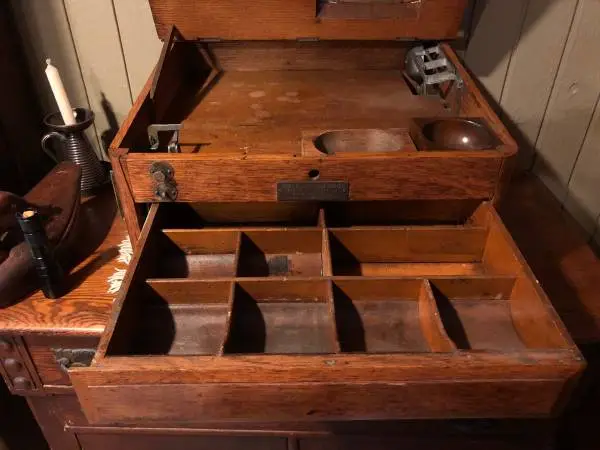 Antique Phoenix Bank Cash Register